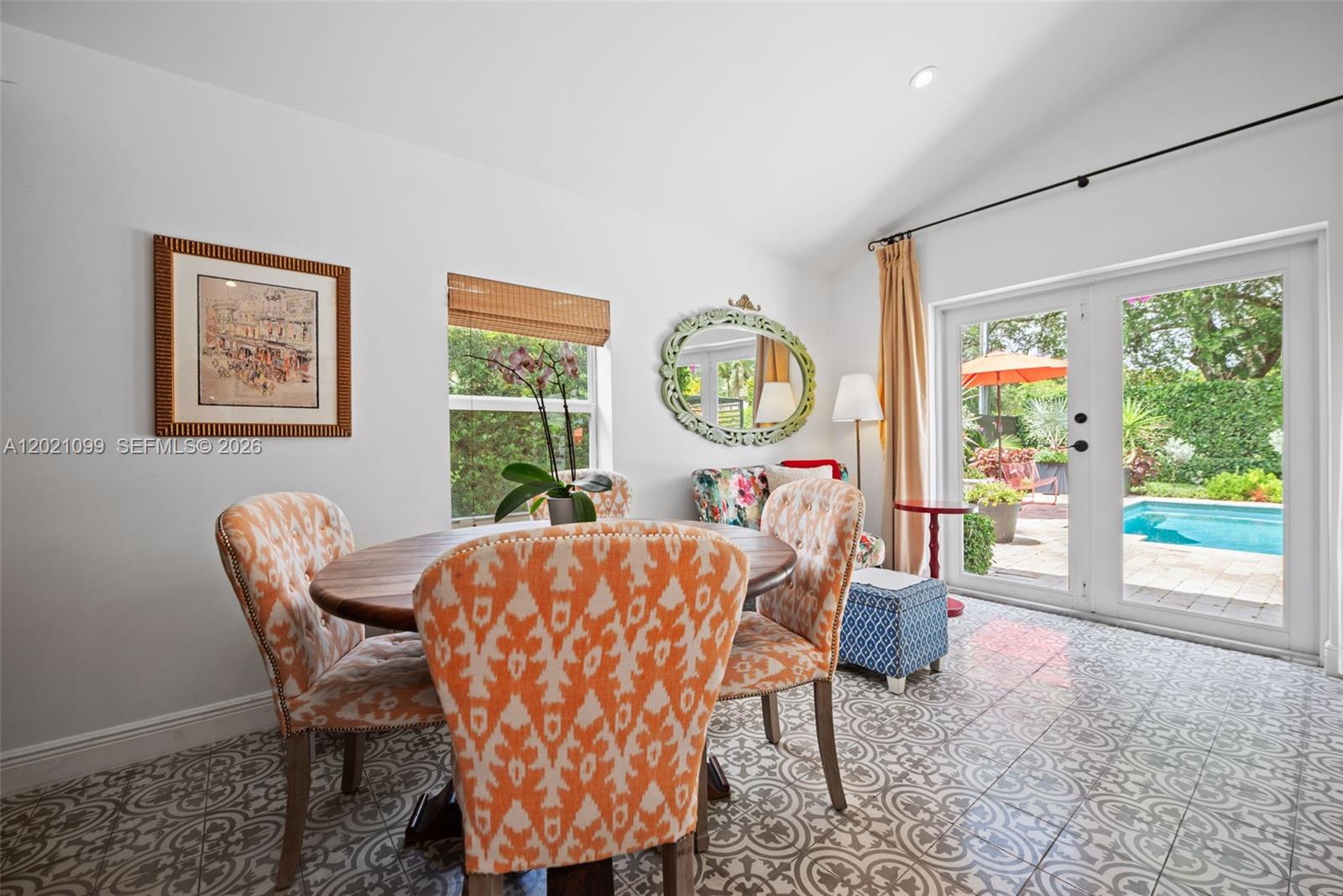 COUNTRY CLUB ESTATES SEC - Residential