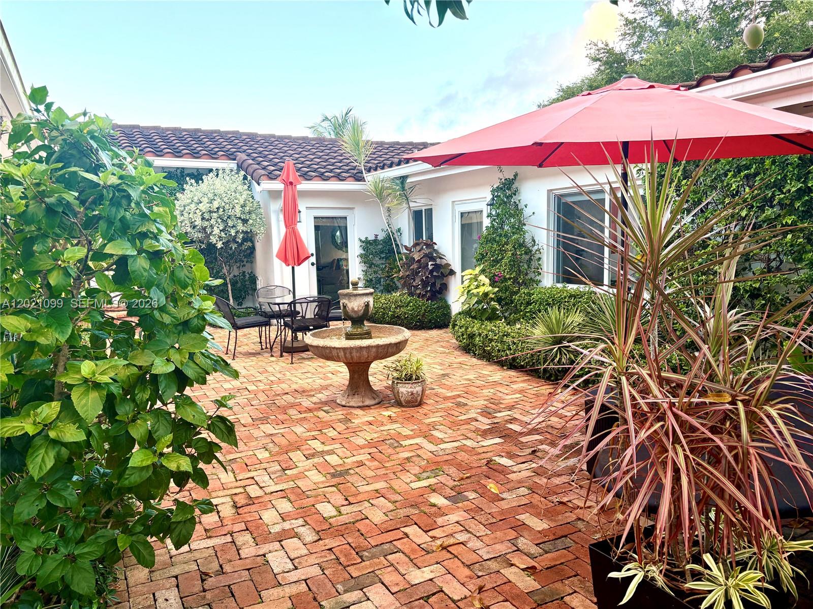 COUNTRY CLUB ESTATES SEC - Residential