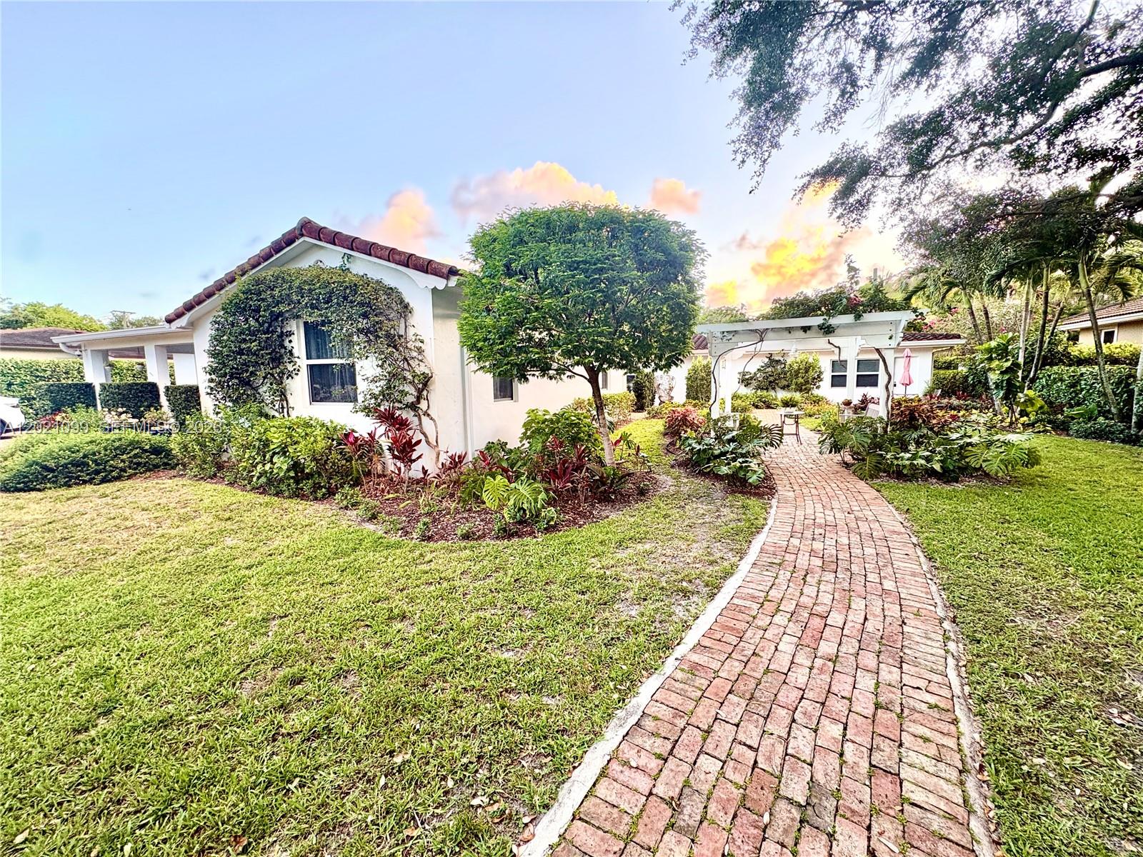 COUNTRY CLUB ESTATES SEC - Residential