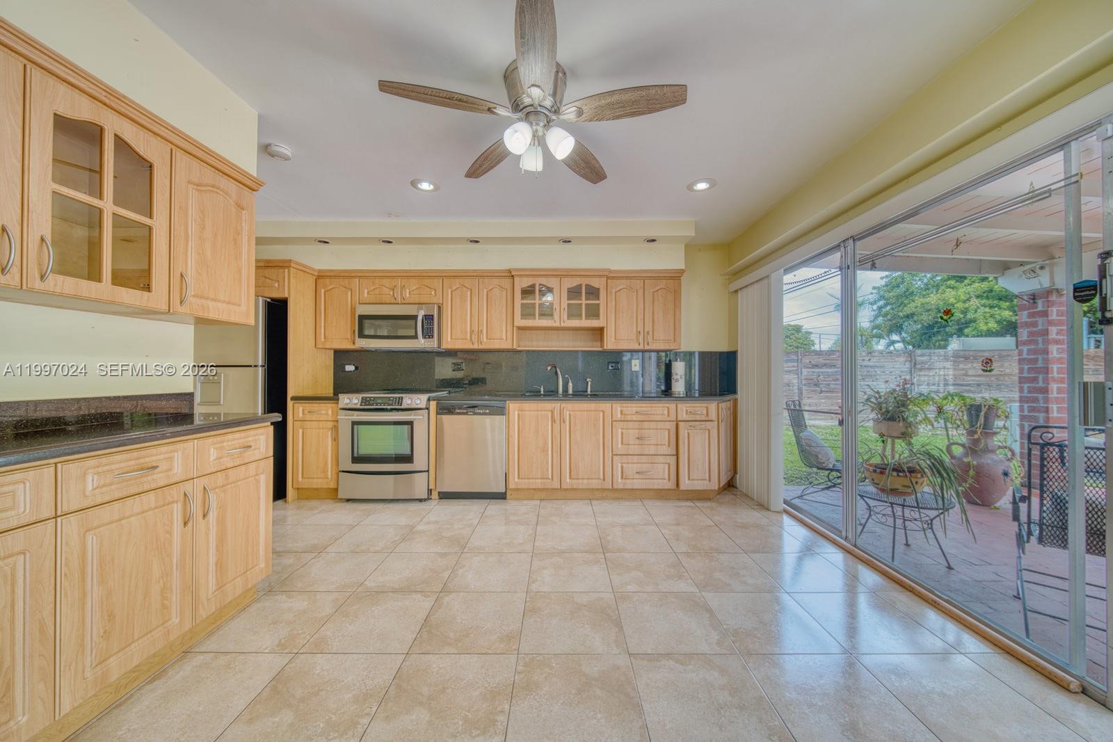 CORAL PK EST SEC 6 - Residential