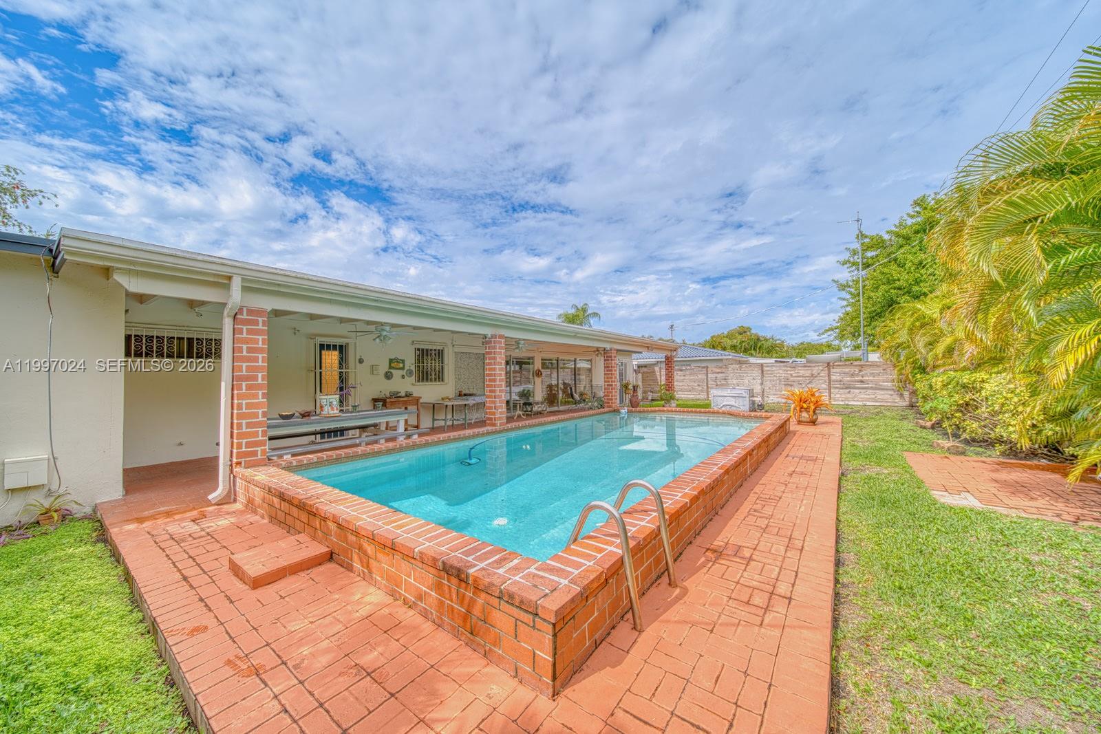 CORAL PK EST SEC 6 - Residential