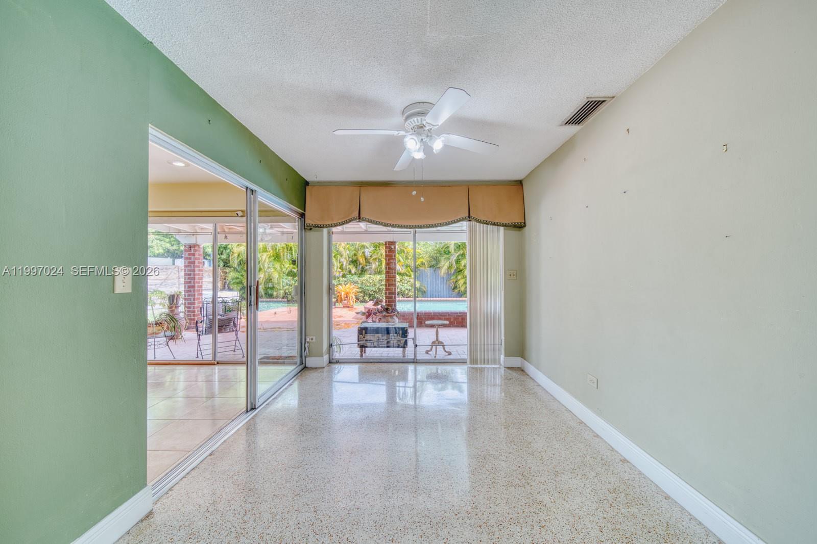 CORAL PK EST SEC 6 - Residential