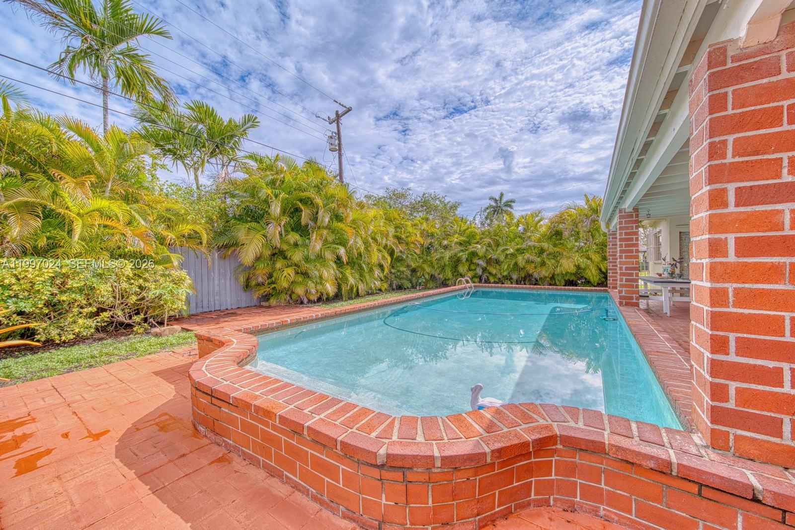 CORAL PK EST SEC 6 - Residential