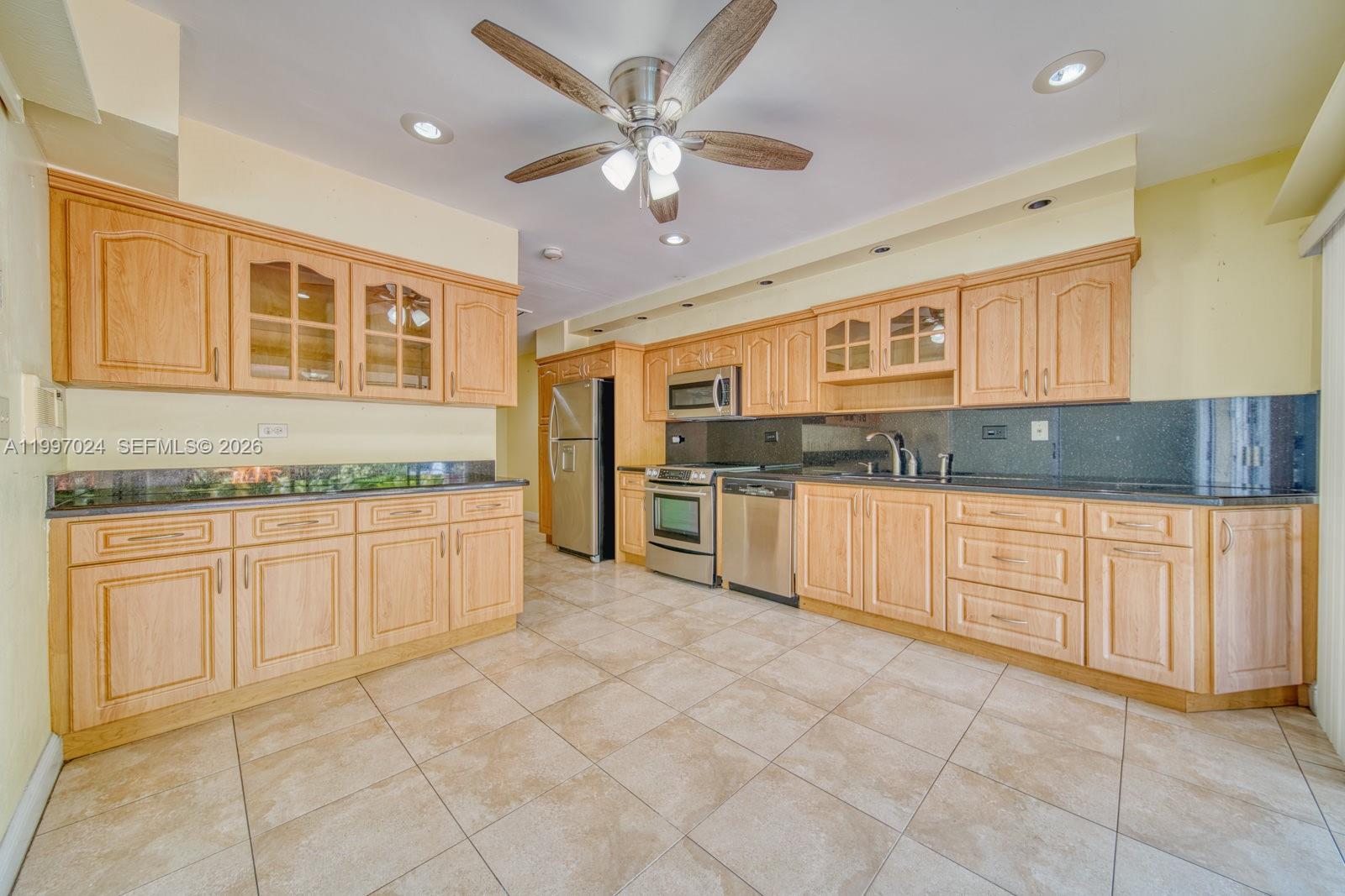 CORAL PK EST SEC 6 - Residential