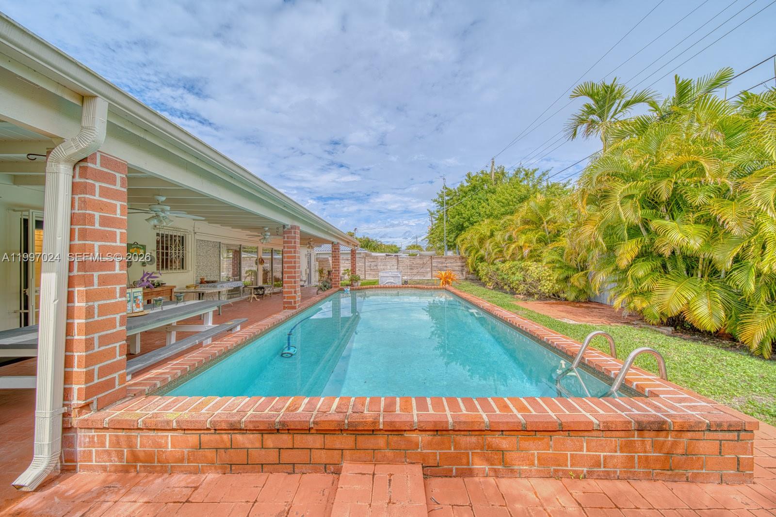 CORAL PK EST SEC 6 - Residential