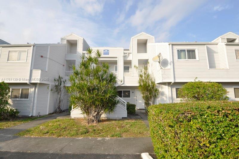 Property for Sale at 3453 Nw 44th St 201, Oakland Park, Miami-Dade County, Florida - Bedrooms: 2 
Bathrooms: 2  - $195,000