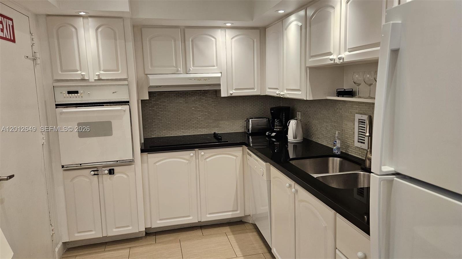 TIDES ON HOLLYWOOD BEACH - Residential Lease