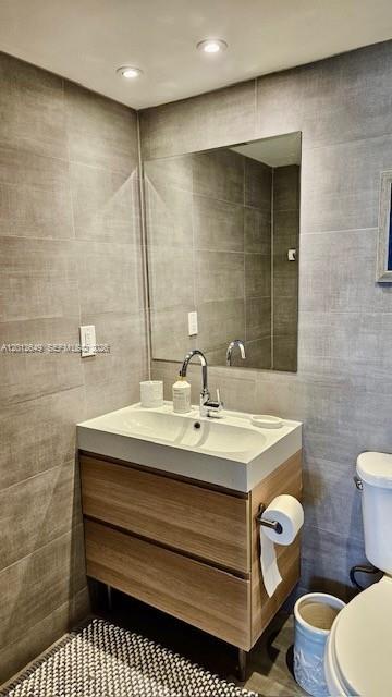 TIDES ON HOLLYWOOD BEACH - Residential Lease