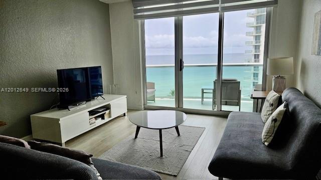 TIDES ON HOLLYWOOD BEACH - Residential Lease