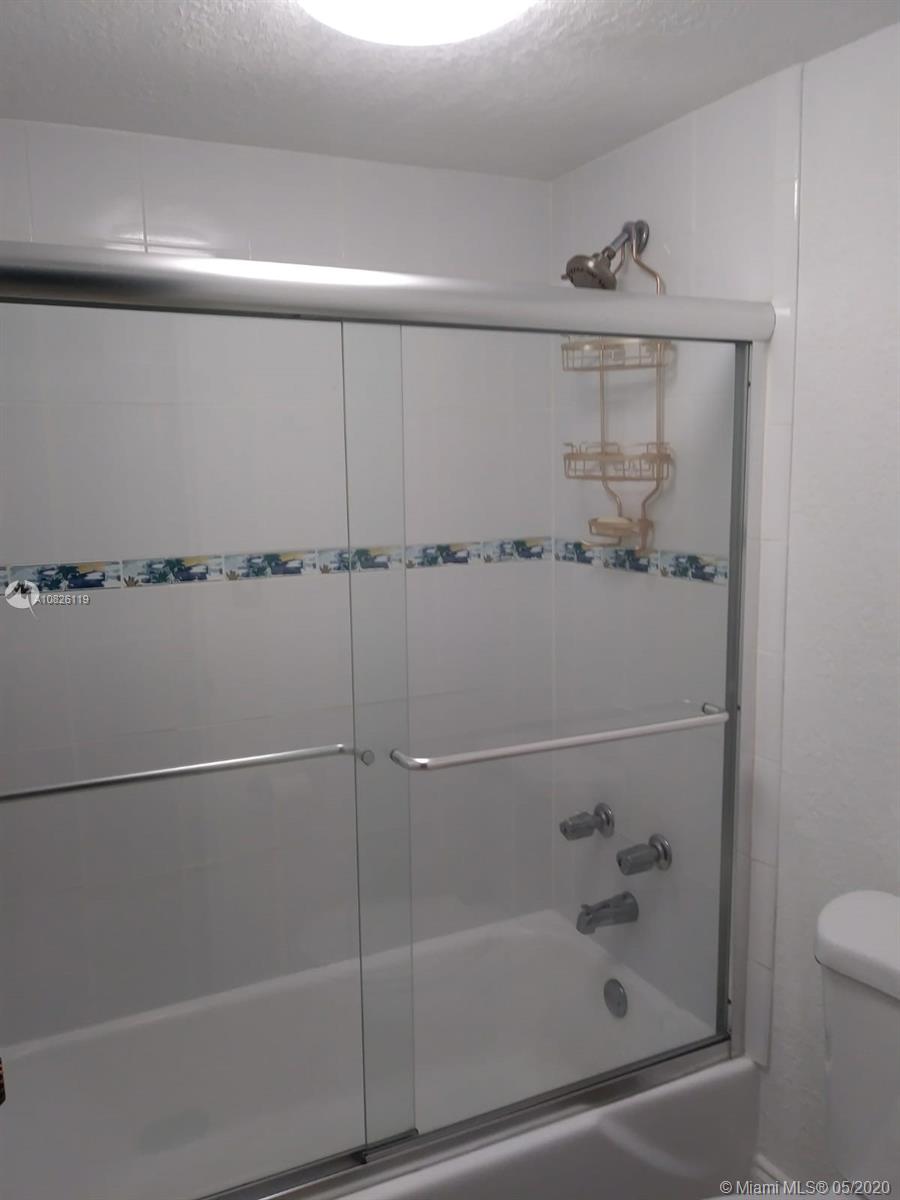 PARKER PLAZA ESTATES COND - Residential
