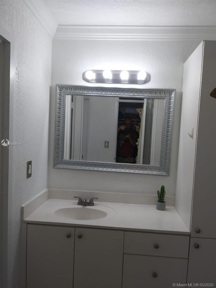 PARKER PLAZA ESTATES COND - Residential