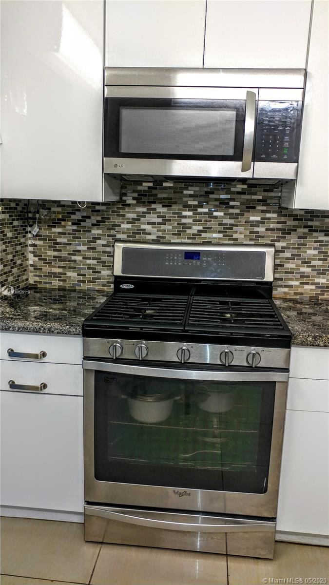 PARKER PLAZA ESTATES COND - Residential