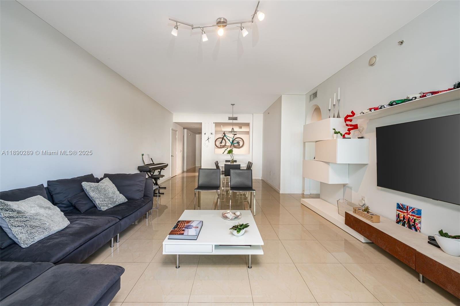 AVENTURA MARINA ONE - Residential