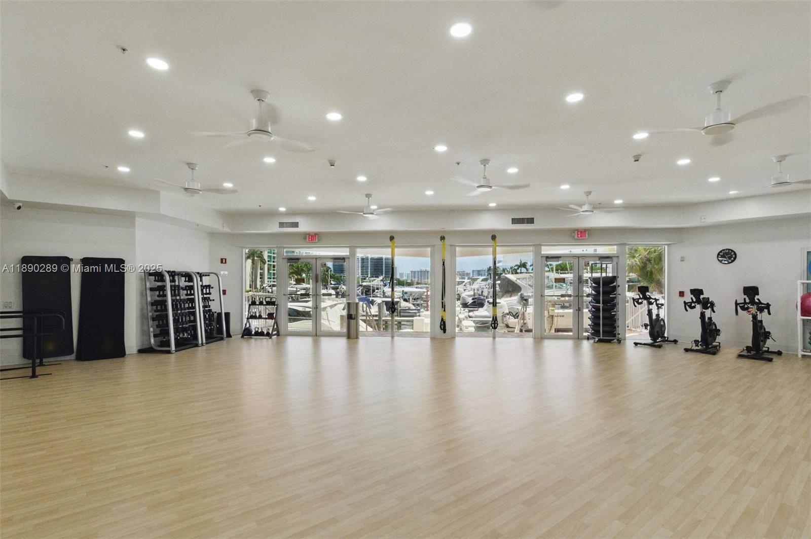 AVENTURA MARINA ONE - Residential