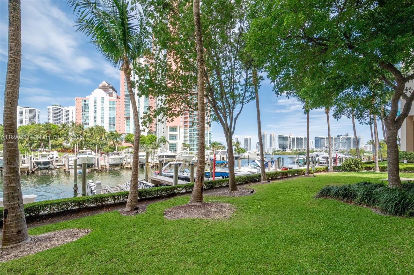 AVENTURA MARINA ONE - Residential
