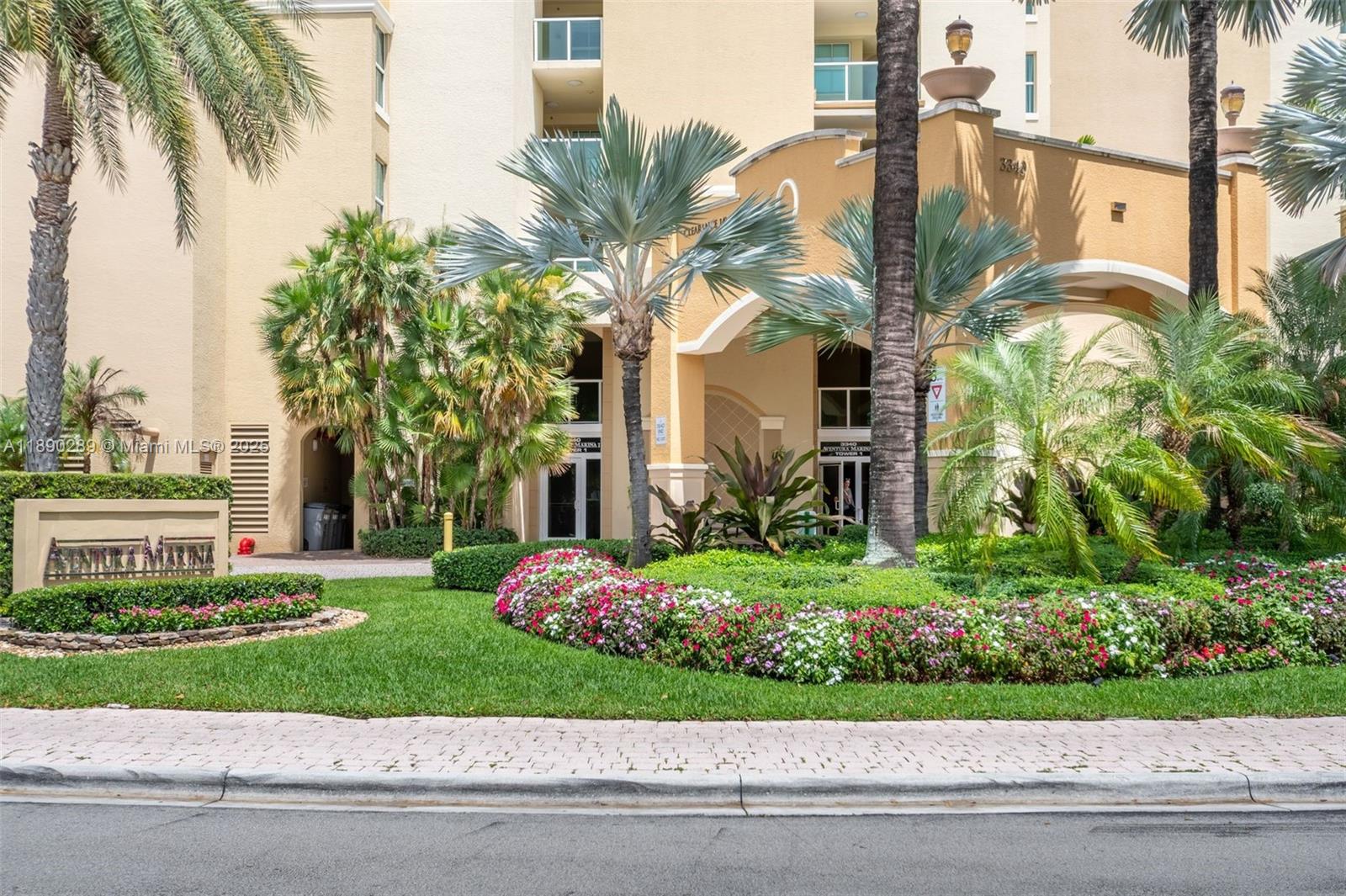 AVENTURA MARINA ONE - Residential
