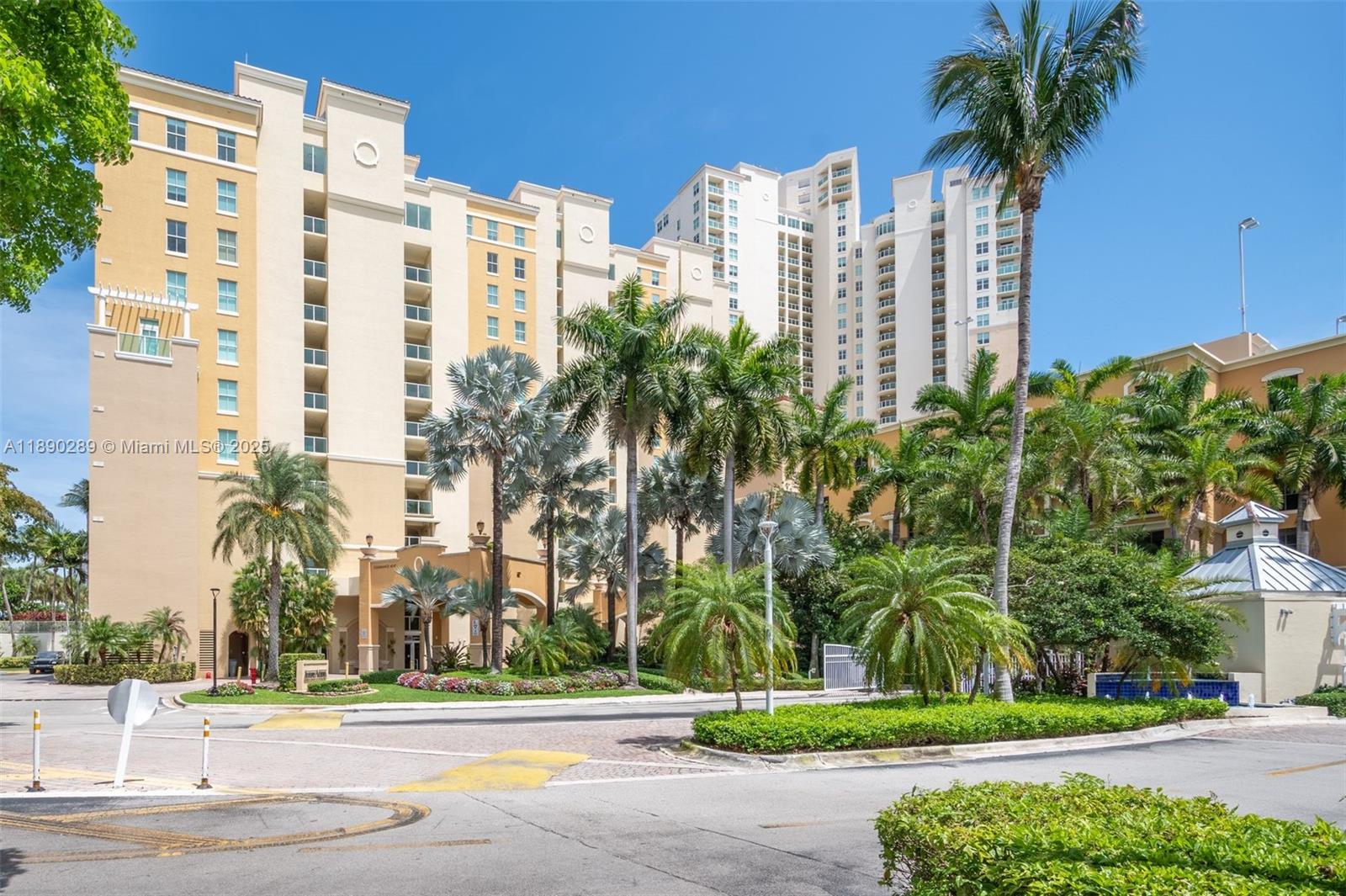 AVENTURA MARINA ONE - Residential