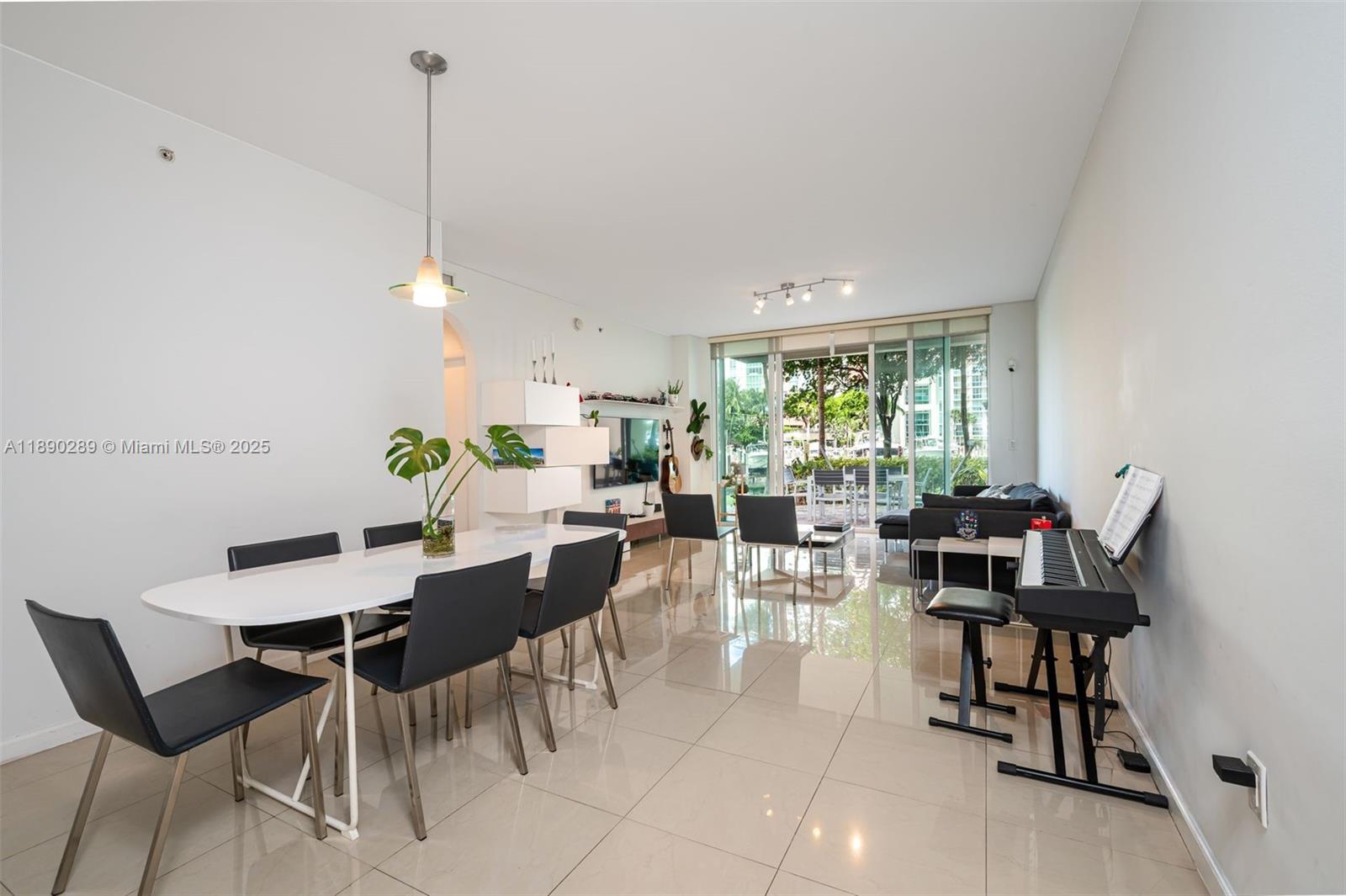 AVENTURA MARINA ONE - Residential
