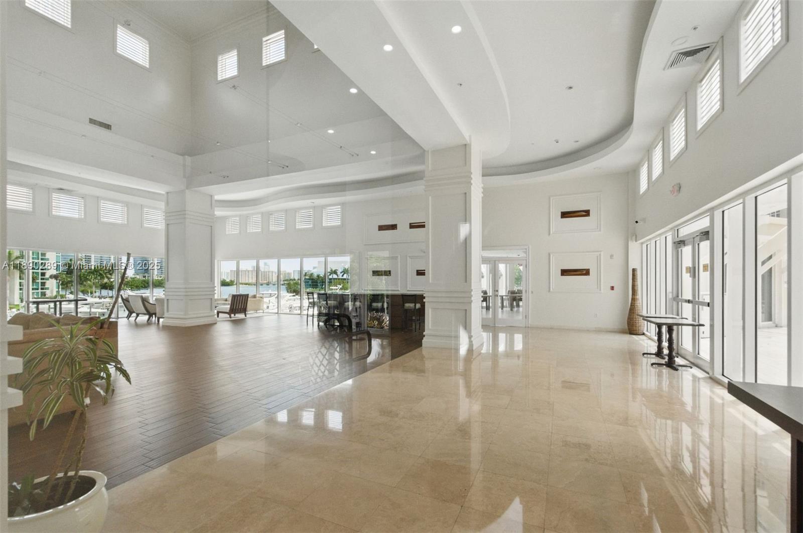 AVENTURA MARINA ONE - Residential