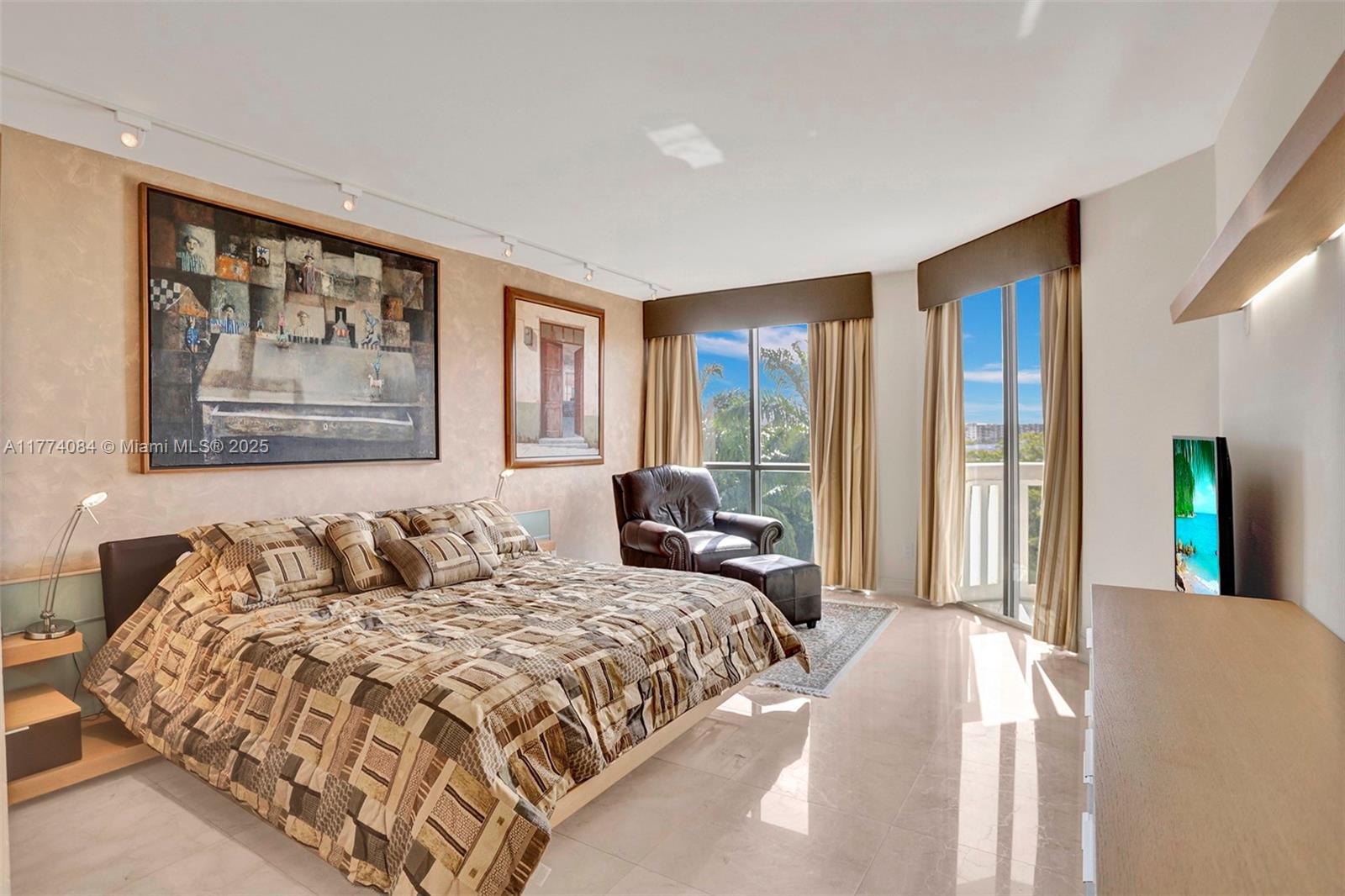 ¤2000 ISL BLVD WILLIAMS IS - Residential