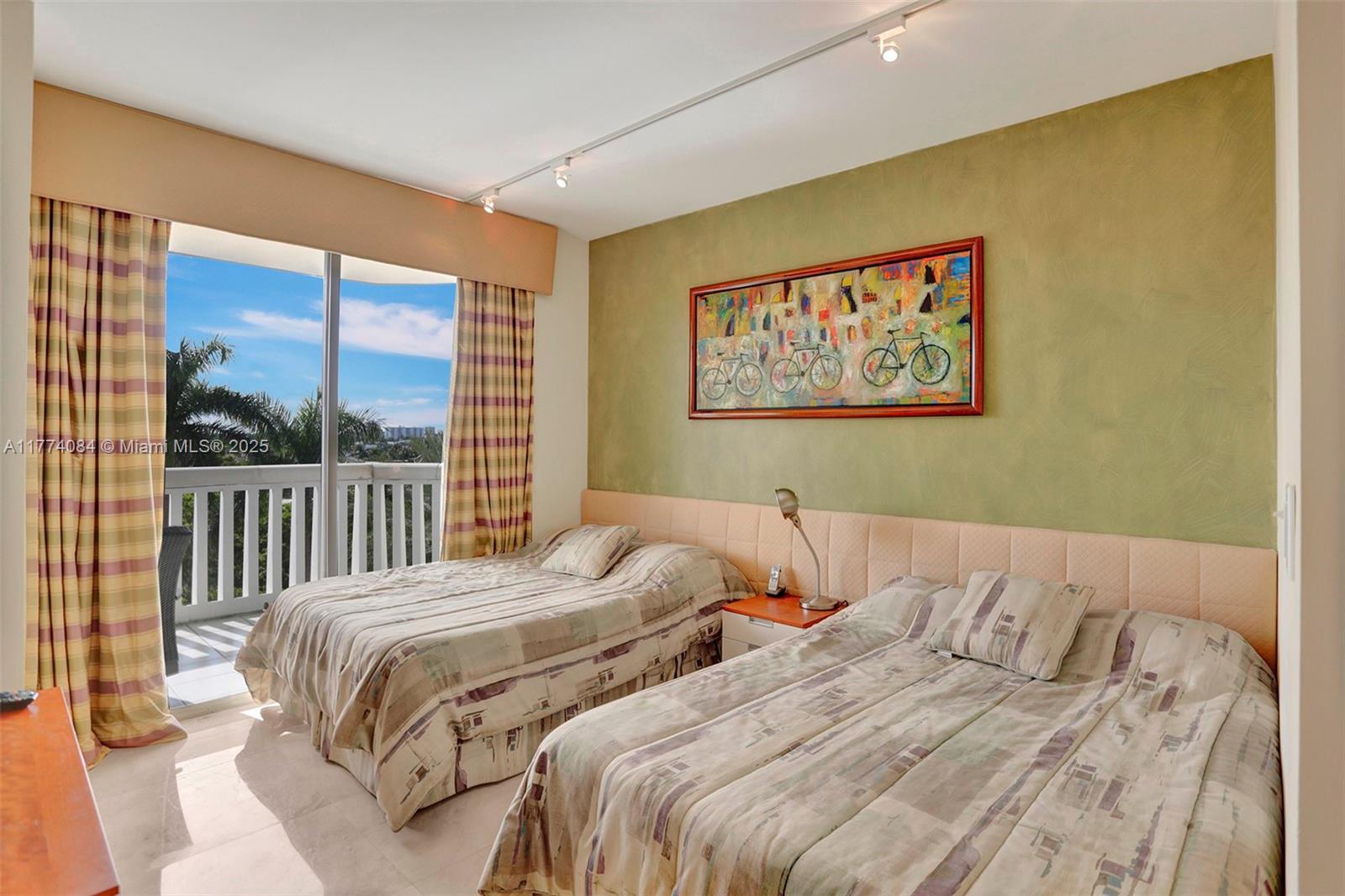 ¤2000 ISL BLVD WILLIAMS IS - Residential