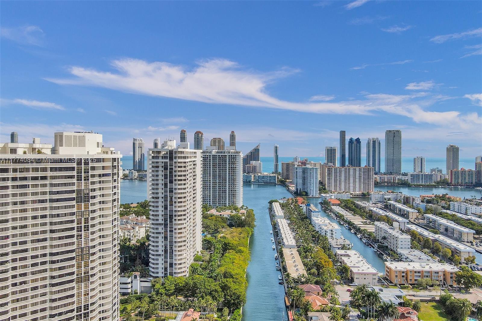 ¤2000 ISL BLVD WILLIAMS IS - Residential