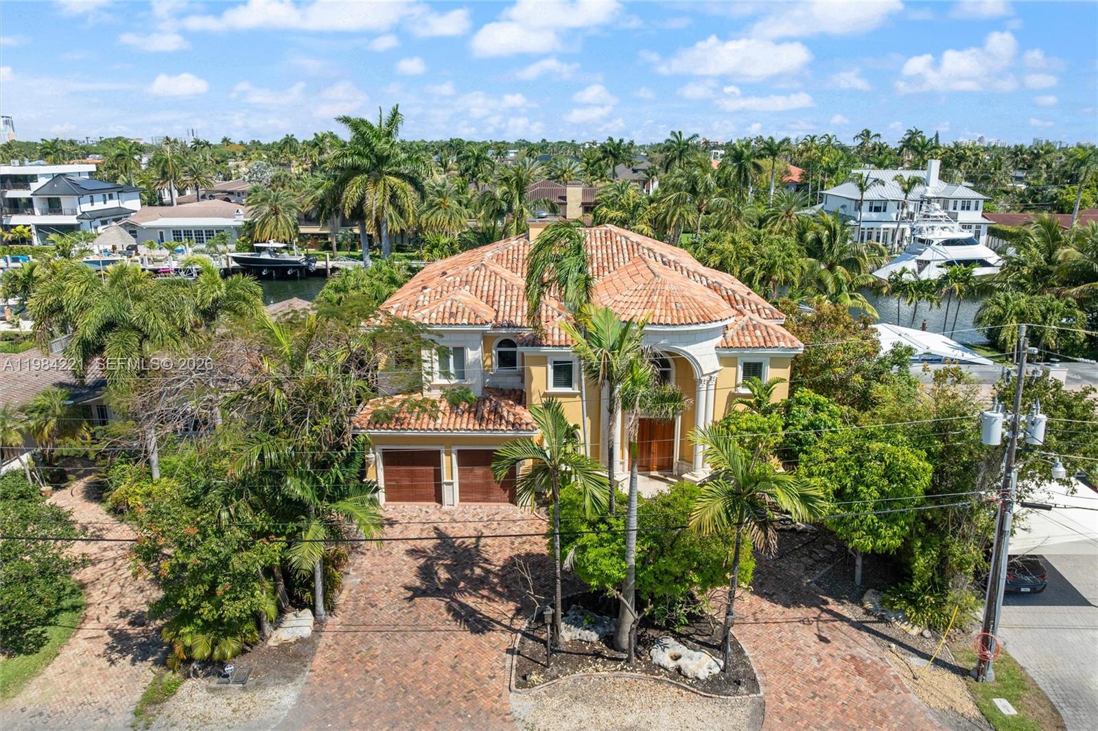 RIO VISTA ISLES - Residential