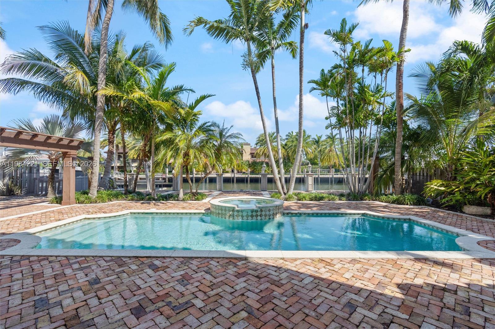 RIO VISTA ISLES - Residential