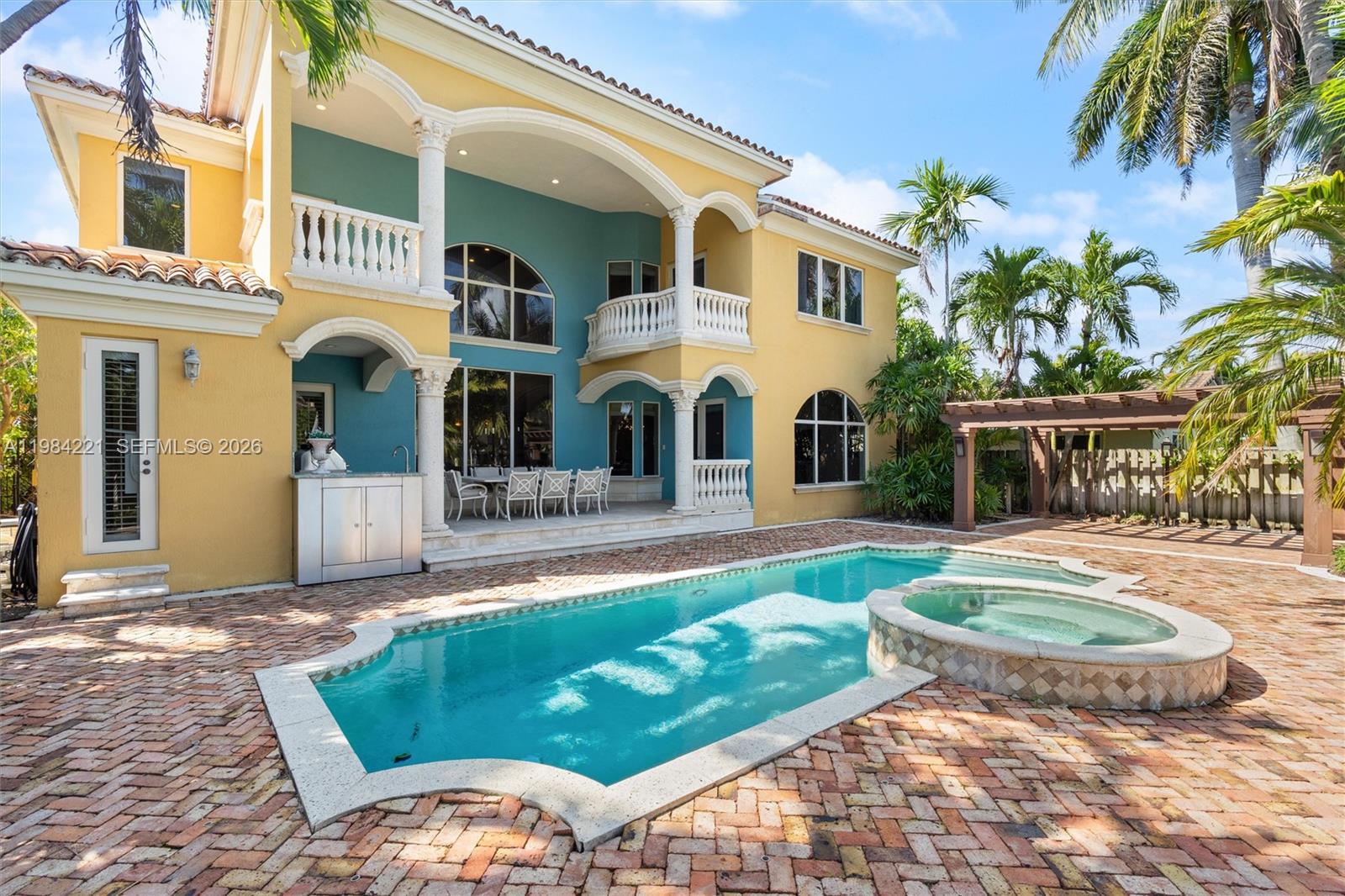 RIO VISTA ISLES - Residential