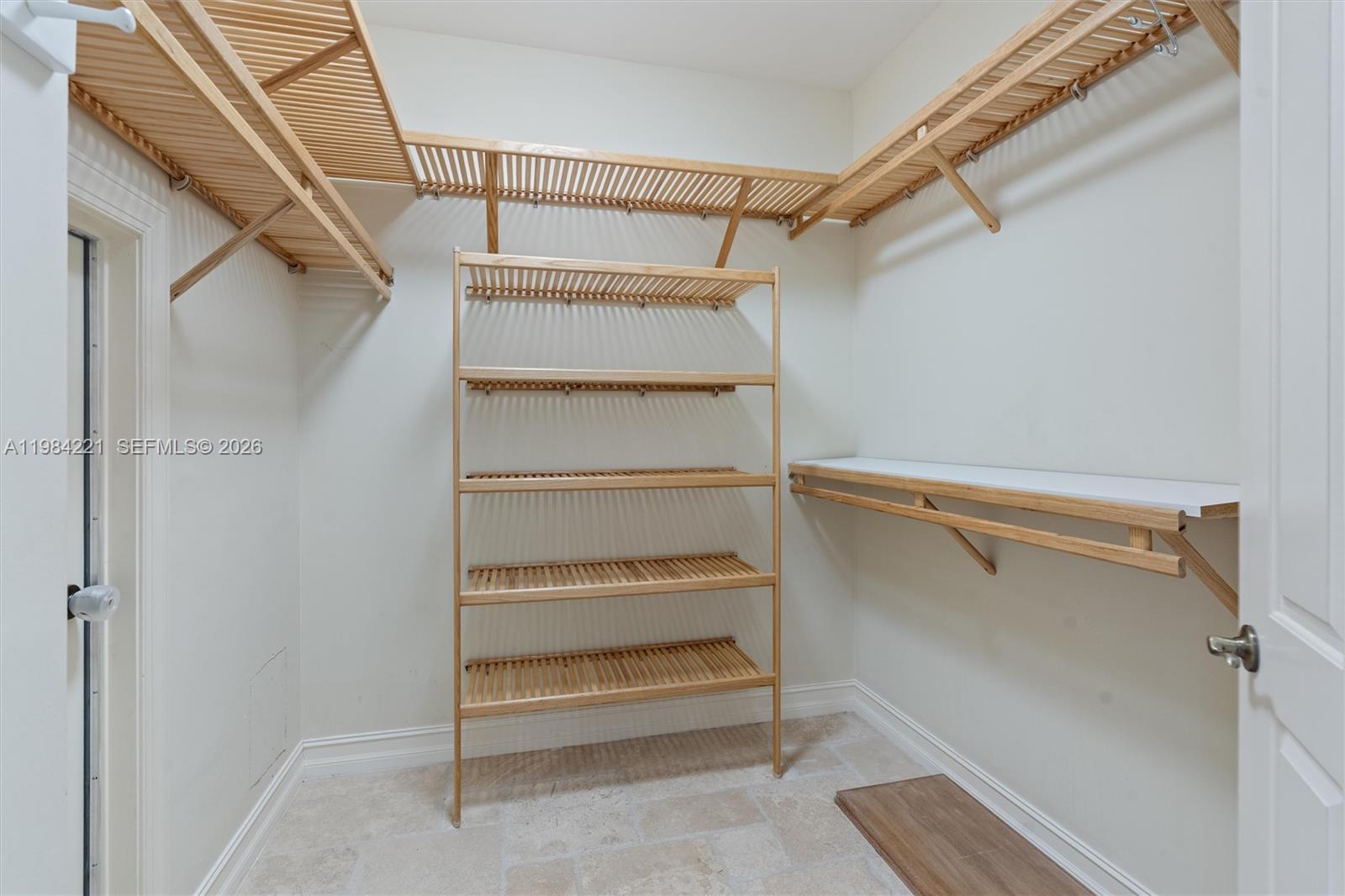 RIO VISTA ISLES - Residential