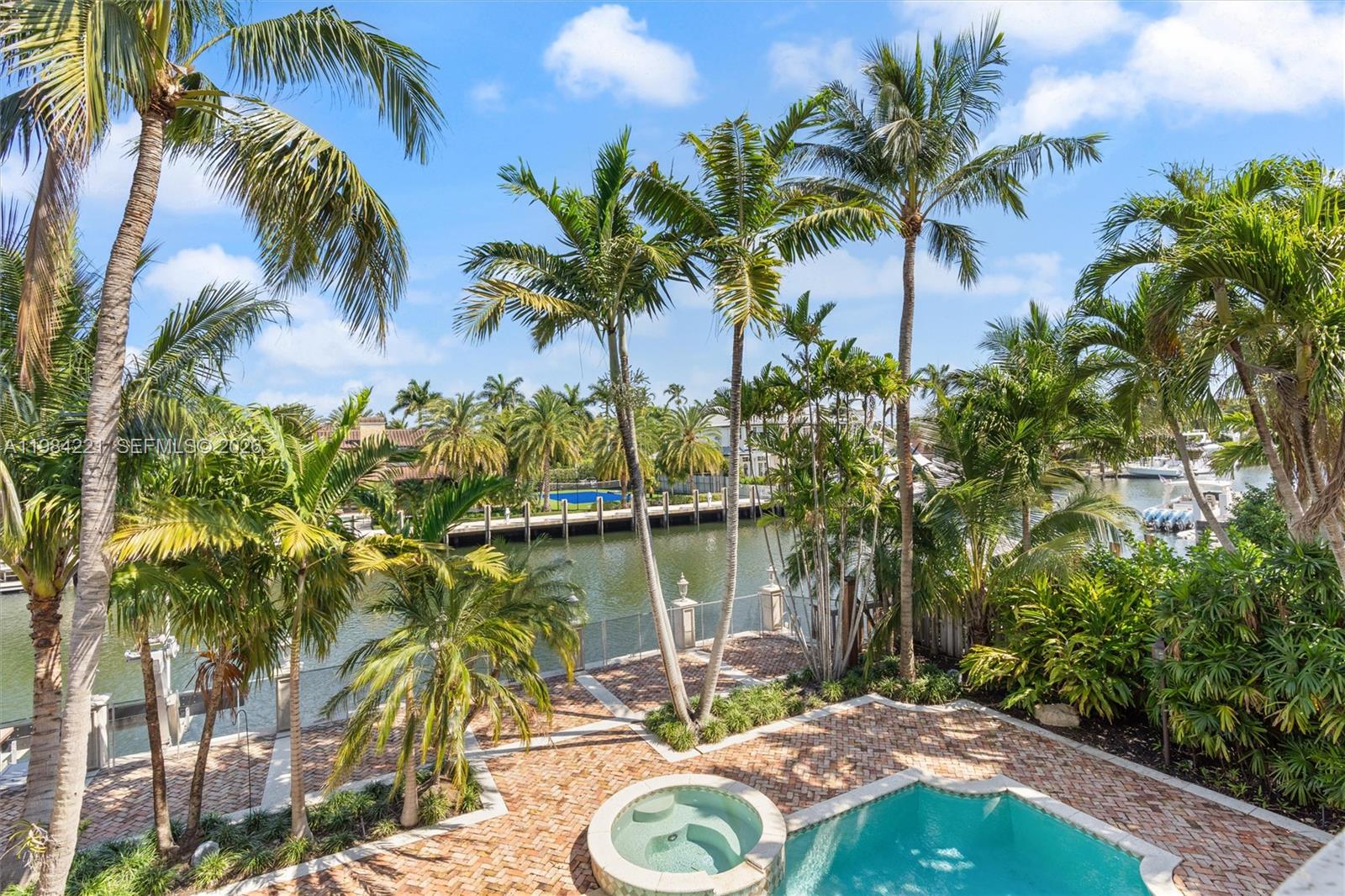 RIO VISTA ISLES - Residential