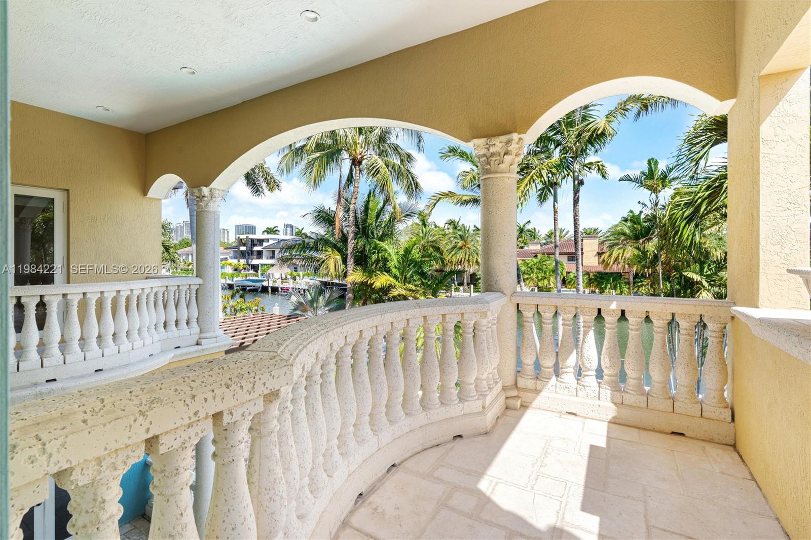 RIO VISTA ISLES - Residential