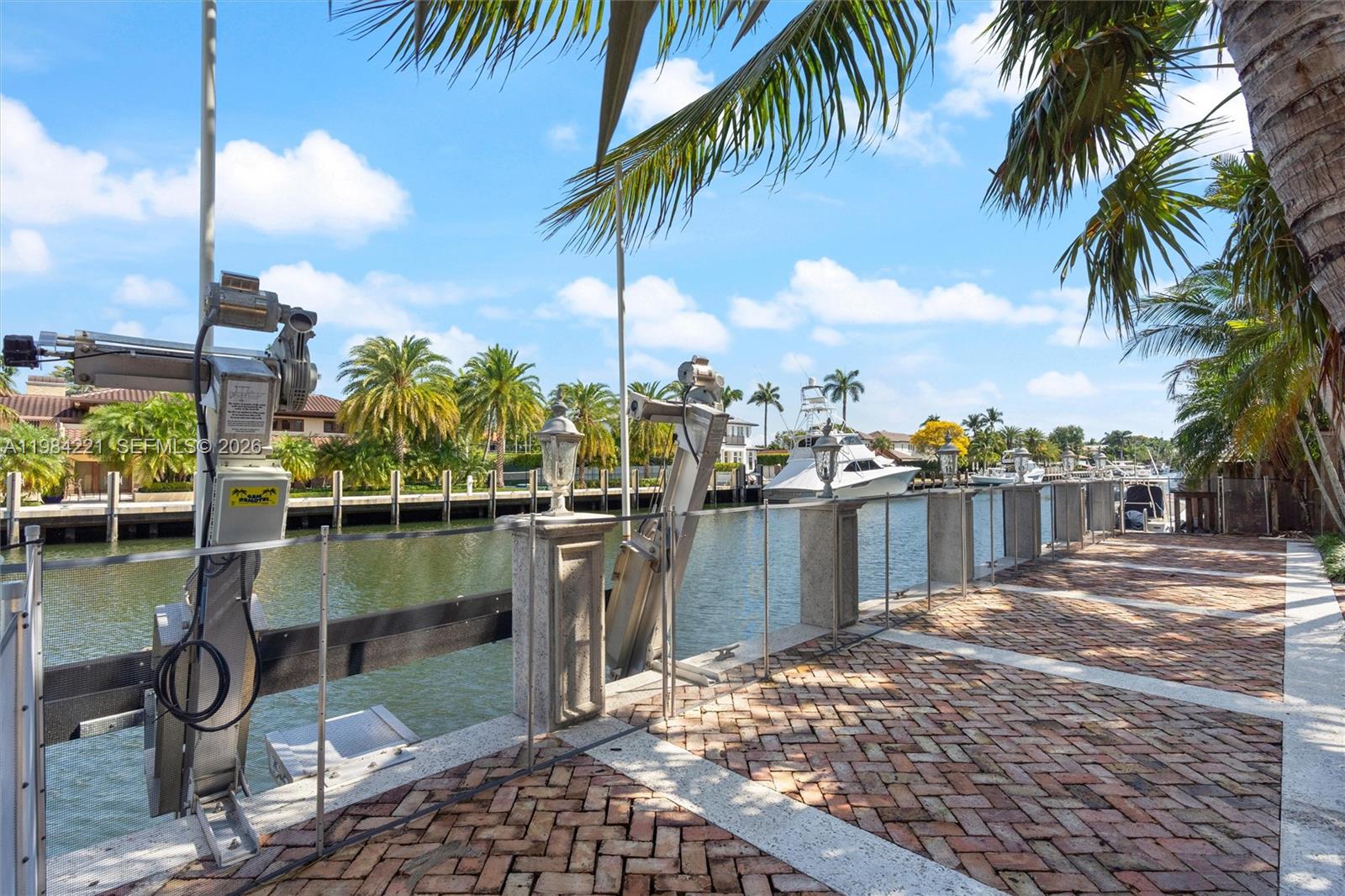 RIO VISTA ISLES - Residential