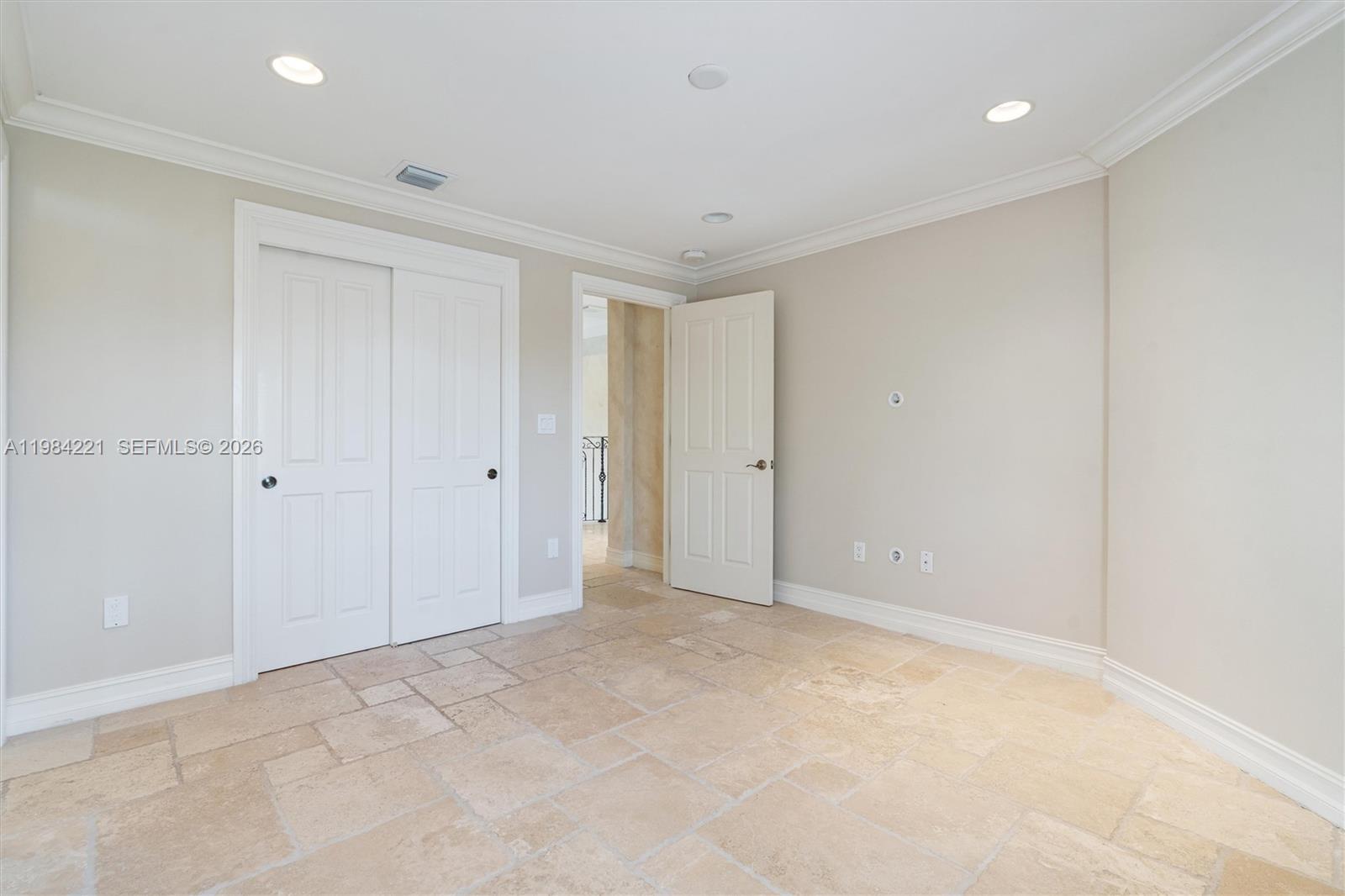 RIO VISTA ISLES - Residential