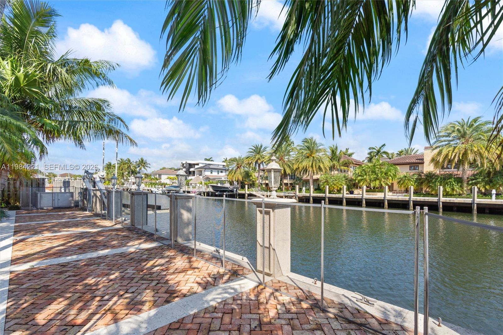 RIO VISTA ISLES - Residential