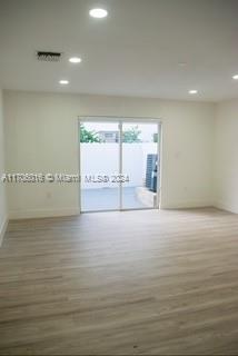 HOLLYWOOD LAWNS - Residential