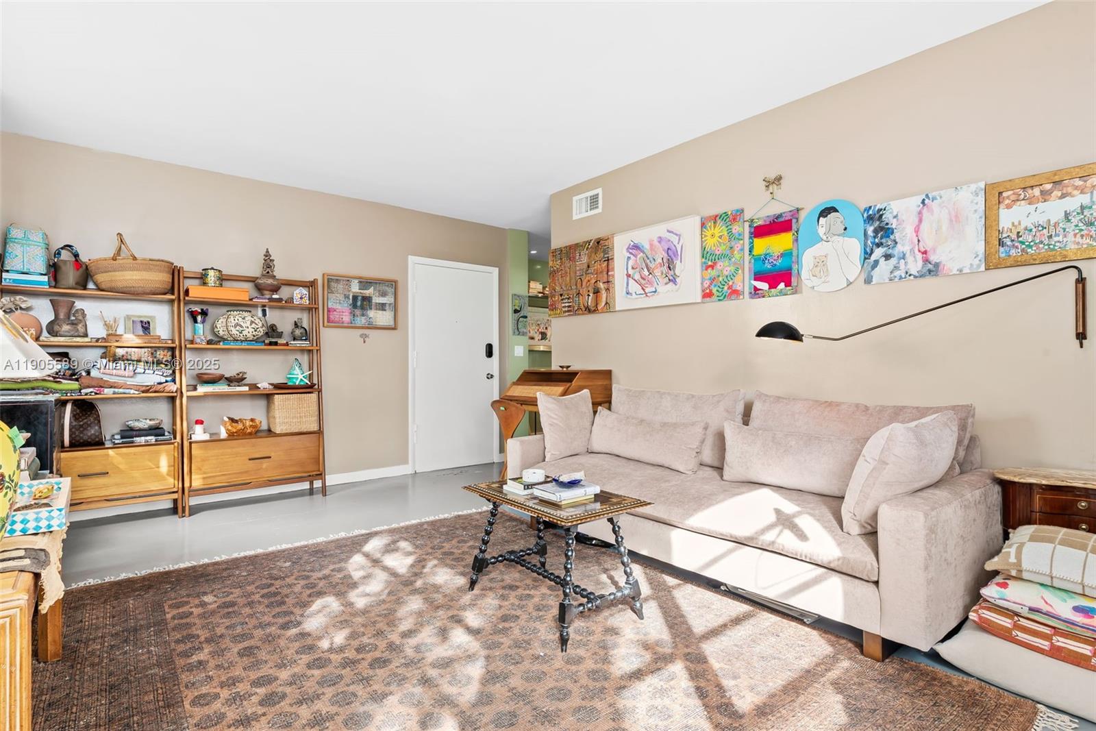 View photos, virtual tours, details... 823 Jefferson Ave 6
