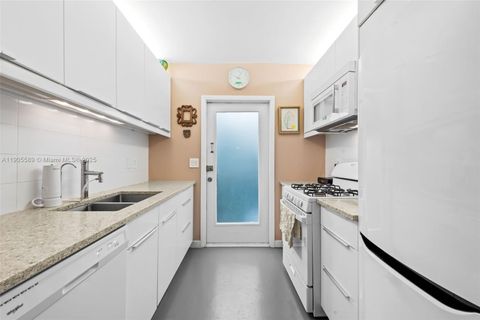 Photo of 823 Jefferson Ave #6, Miami Beach, FL 33139 (MLS # A11905589) Photo of 823 Jefferson Ave #6, Miami Beach, FL 33139 (MLS # A11905589)