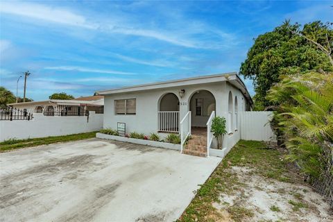 521 E 41st St Hialeah FL 33013