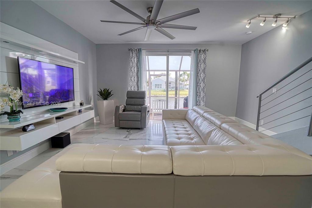 Photo of 1261 Presidio Dr #5-42, Weston, FL 33327 (MLS # A11947691)