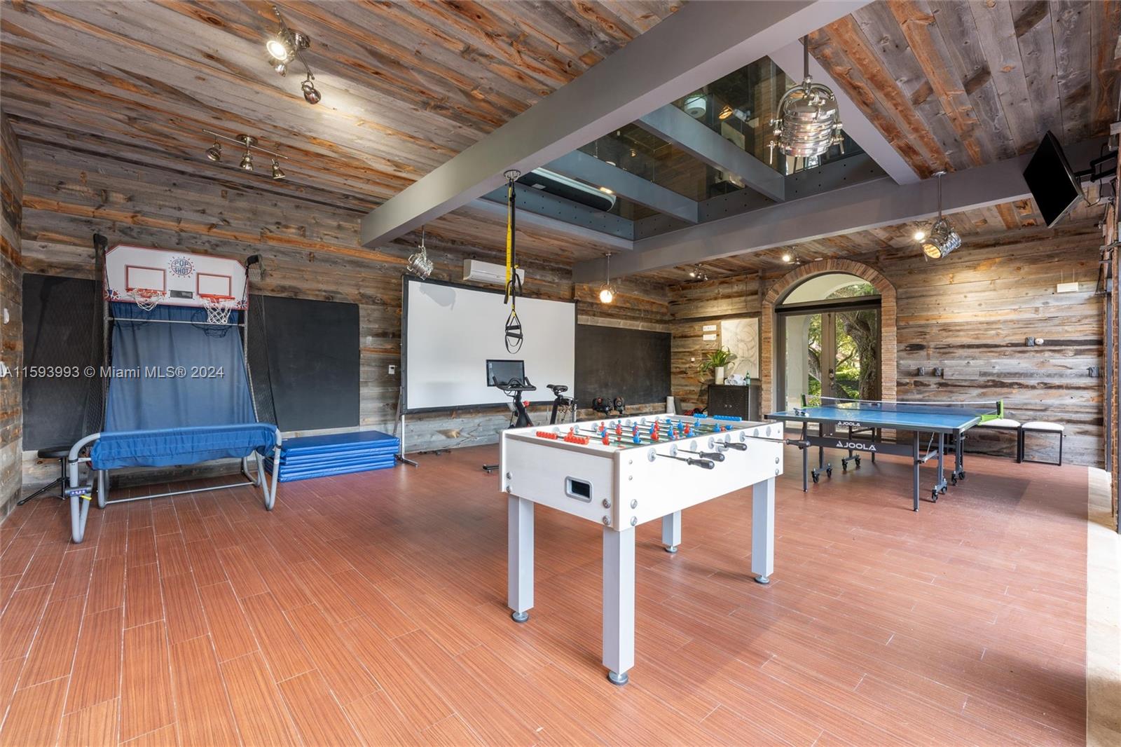 HELMS COUNTRY ESTATES RE- - Residential