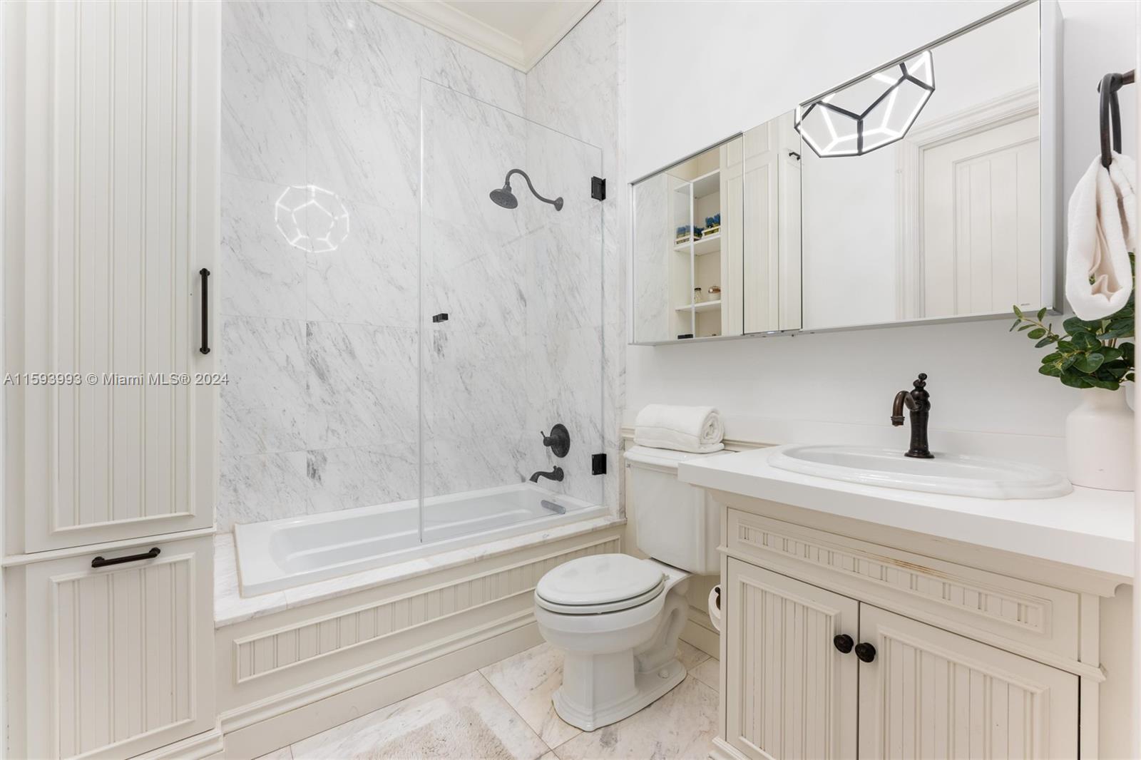 HELMS COUNTRY ESTATES RE- - Residential