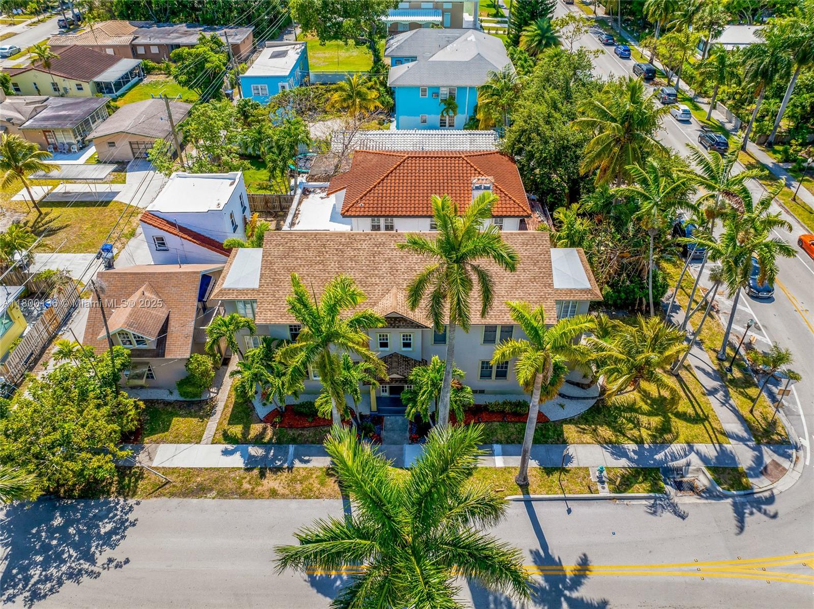 HOLLYWOOD - Residential Income