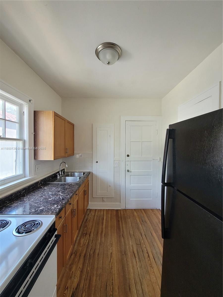 HOLLYWOOD - Residential Income