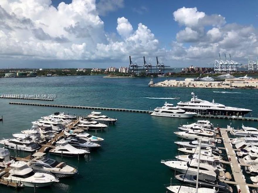 GORGEOUS MURANO GRANDE 3+3.5 FLOW-THROUGH UNIT FOR SALE! ENORMOUS '03 LINE RARELY AVAILABLE .. FEATURING FANTASTIC UPGRADES INCLUDING GLEAMING MARBLE FLOORS AND CUSTOM DETAILS IN THE KITCHEN. WOW-FACTOR VIEWS OF THE OCEAN, THE BAY, THE SOUTH BEACH MARINA, AND THE DOWNTOWN SKYLINE. PRIVATE ELEVATOR ENTRANCE AND MORE. EASY TO SHOW.