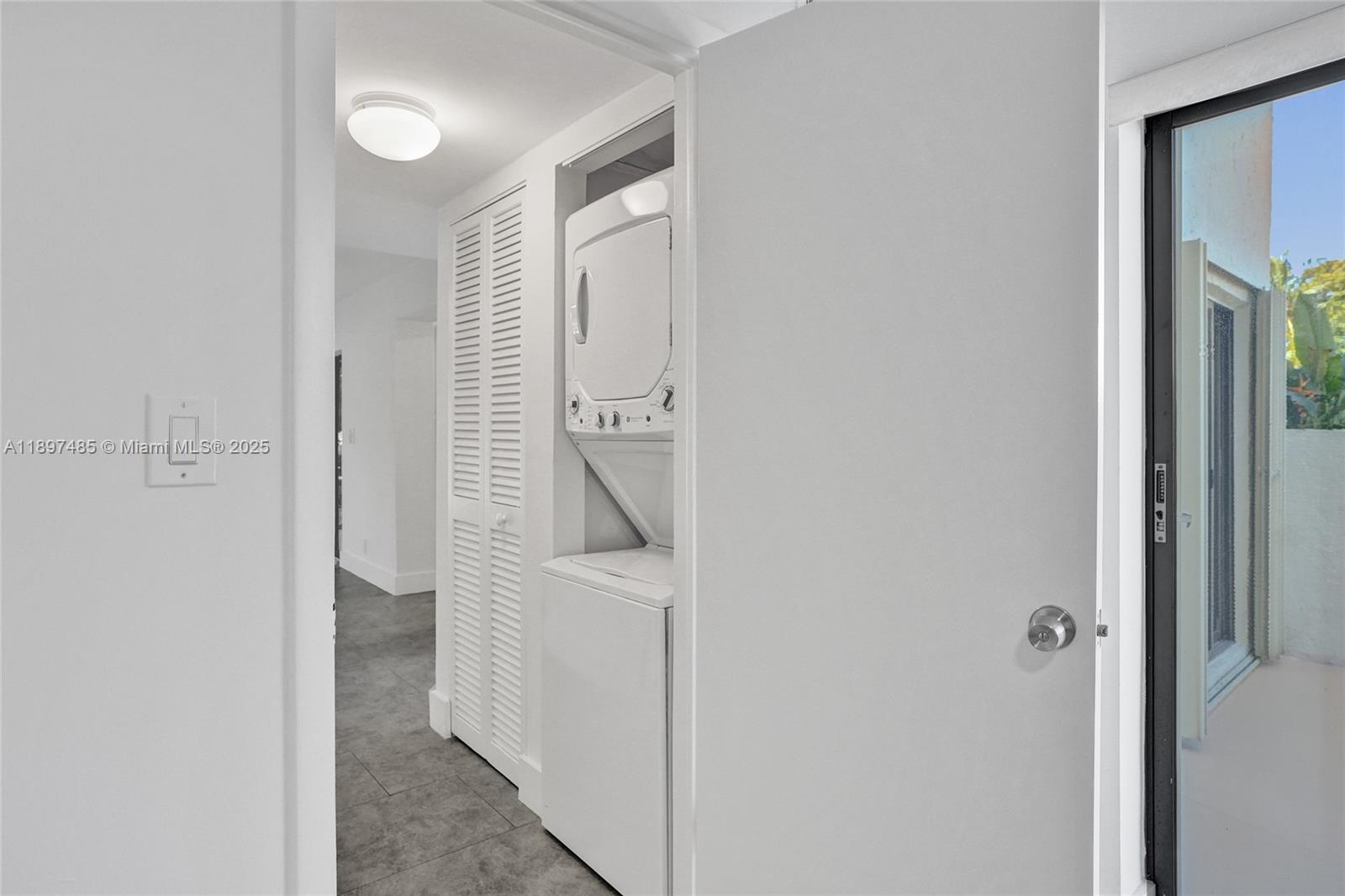 DELVISTA B CONDO - Residential