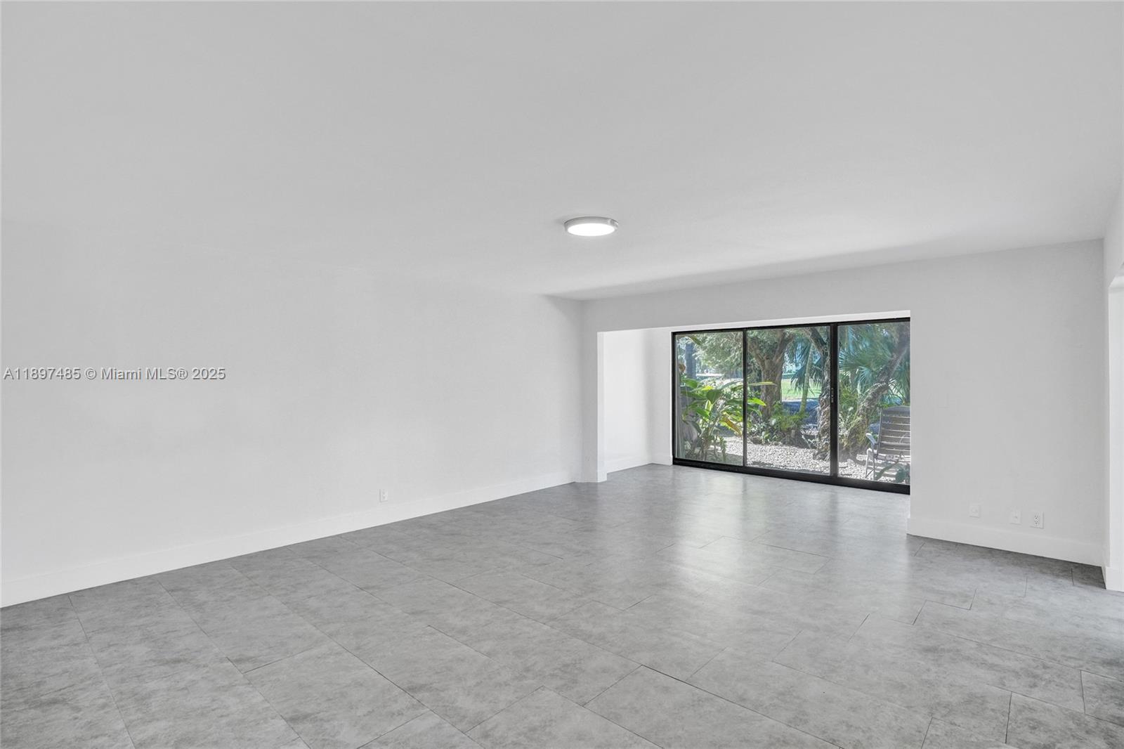 DELVISTA B CONDO - Residential