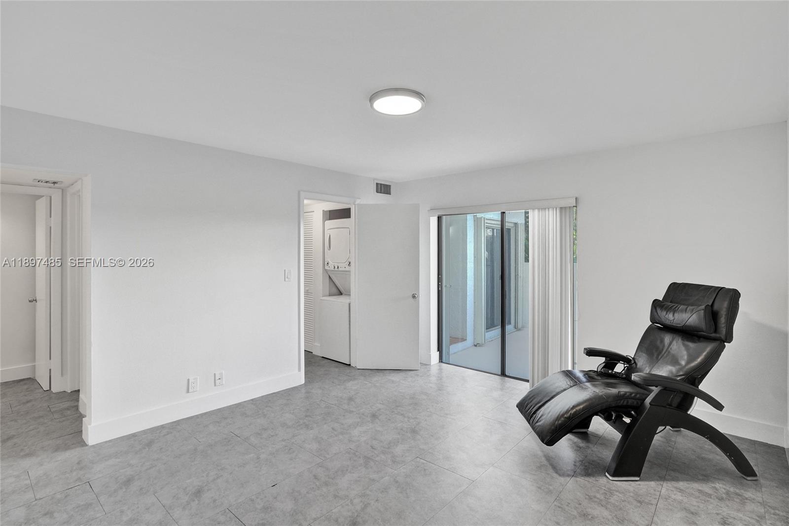 DELVISTA B CONDO - Residential