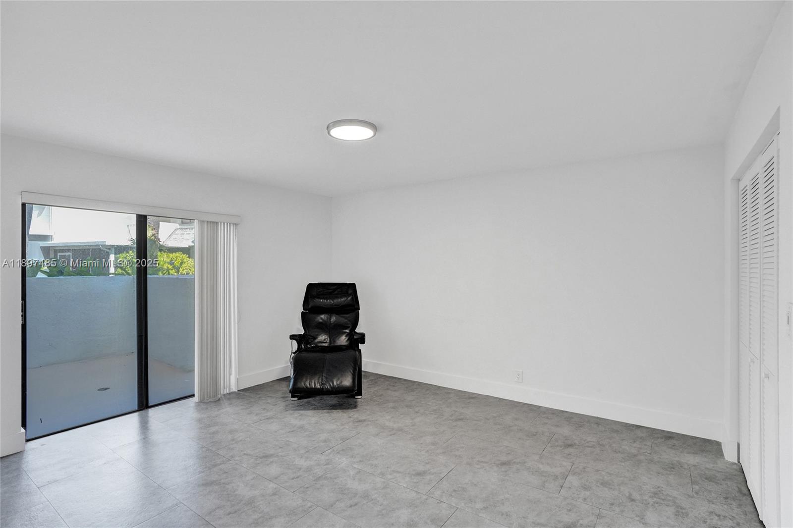 DELVISTA B CONDO - Residential