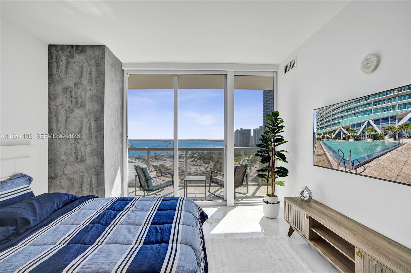 888 Biscayne Blvd 2404